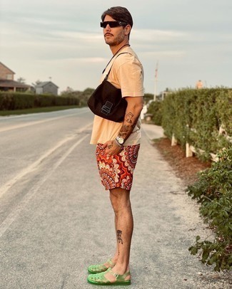 Какие шорты носить с зелеными сандалиями мужчине