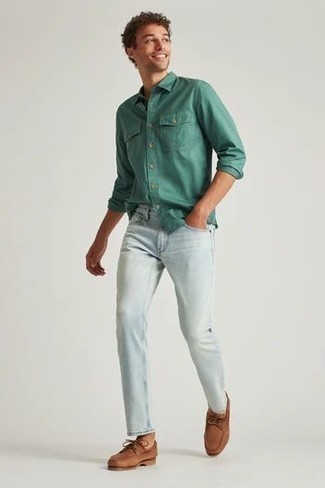 С чем носить зеленую рубашку мужчине