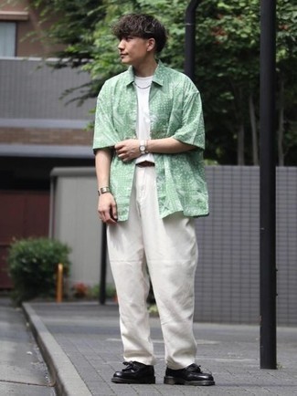 С чем носить зеленую рубашку мужчине