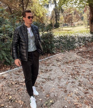 С чем носить зеленую рубашку мужчине