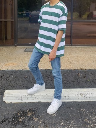 С чем носить зеленую футболку мужчине