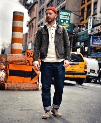 С чем носить зелено-желтую шапку мужчине