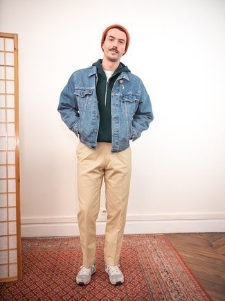 С чем носить зелено-желтую шапку мужчине