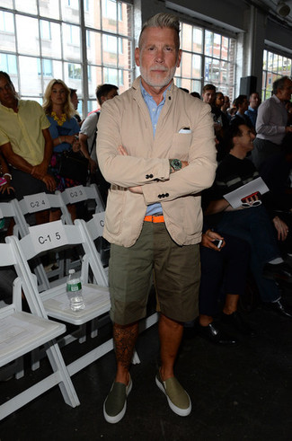 С чем носить зелено-желтый ремень мужчине