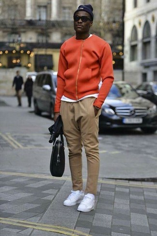 С чем носить зелено-желтый бомбер мужчине