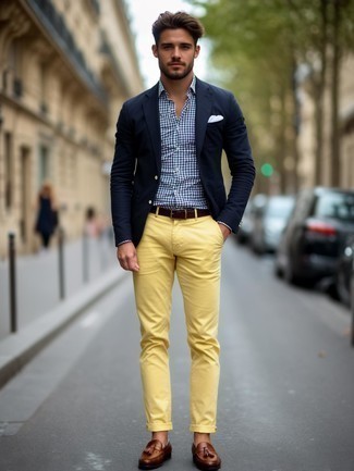 С чем носить зелено-желтые брюки чинос