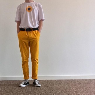 С чем носить зелено-желтые брюки чинос