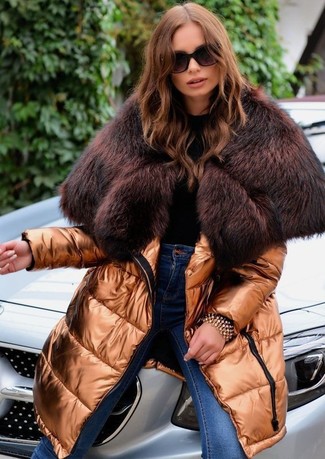 С чем носить зелено-желтую верхнюю одежду женщине