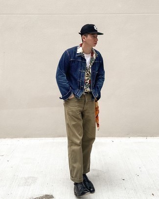 С чем носить зелено-желтый шарф мужчине