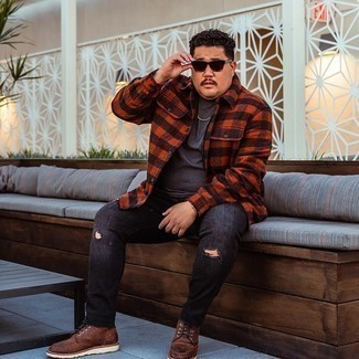 С чем носить зелено-желтую рубашку мужчине