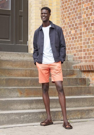 С чем носить зелено-желтые шорты мужчине