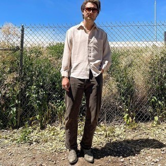 С чем носить зелено-желтые солнцезащитные очки мужчине