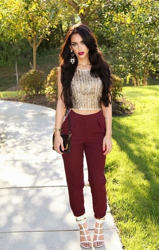 С чем носить зелено-желтую футболку женщине