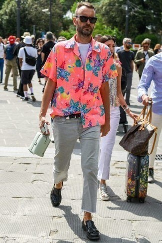 С чем носить зеленый мужской клатч мужчине