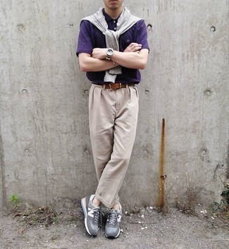 Какие футболки-поло носить с серыми кроссовками мужчине