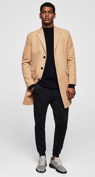 Какие спортивные штаны носить с серыми кроссовками мужчине