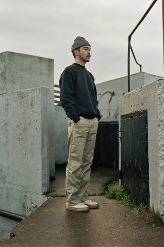 С чем носить серую шапку мужчине