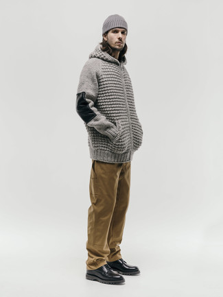 С чем носить серую шапку мужчине