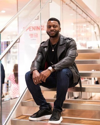 Какие низкие кеды носить с серой косухой мужчине