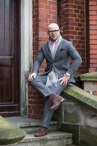 Какие ботинки броги носить с серым пиджаком