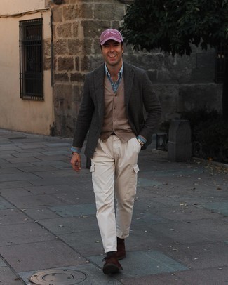 Какие брюки карго носить с серым пиджаком