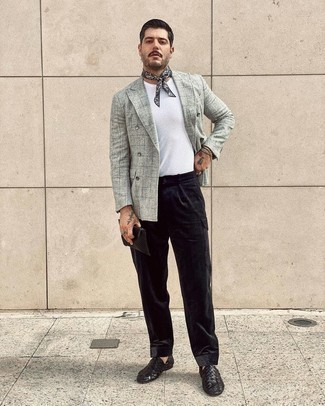 Какие брюки карго носить с серым пиджаком