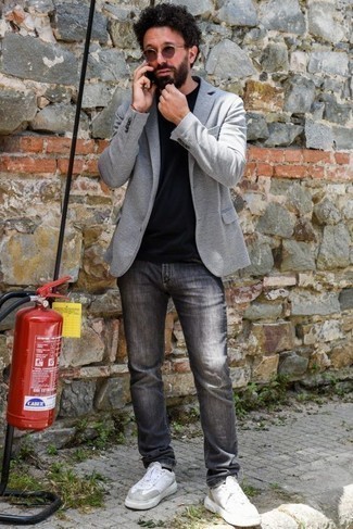 Как носить серый пиджак с серыми джинсами мужчине