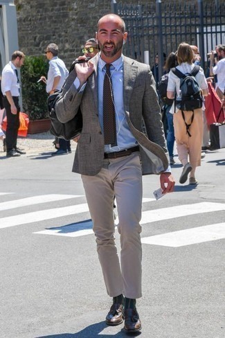 Какие лоферы носить с серым пиджаком мужчине