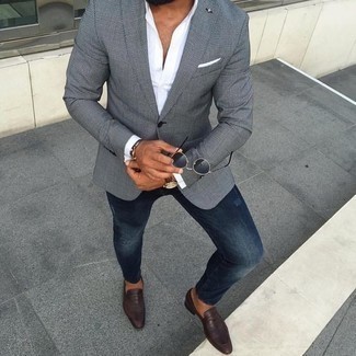 Какие лоферы носить с серым пиджаком мужчине