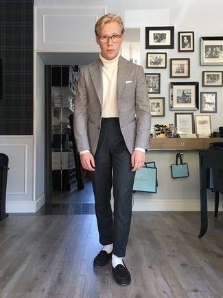 Какие лоферы носить с серым пиджаком мужчине