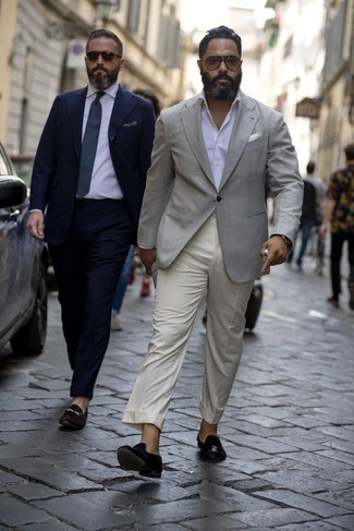 Какие лоферы носить с серым пиджаком мужчине