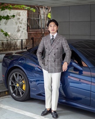 Как носить серый пиджак с белыми классическими брюками мужчине