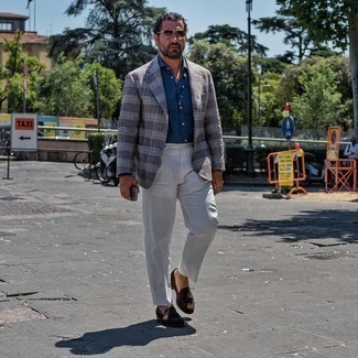 Как носить серый пиджак с белыми классическими брюками мужчине