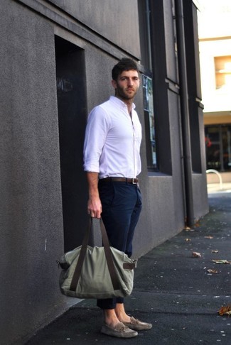 С чем носить серые топсайдеры