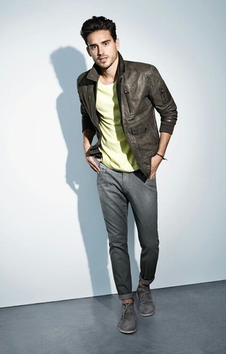 Какие ботинки дезерты носить с серым бомбером