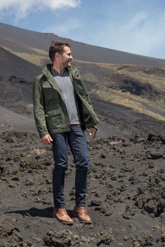 Какие джинсы носить с серым бомбером мужчине