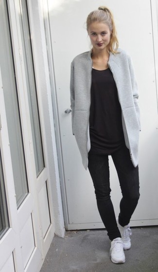 Какие джинсы скинни носить с серым бомбером