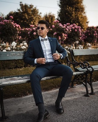 С чем носить серый галстук-бабочку мужчине