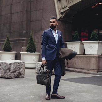 С чем носить серый портфель