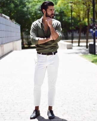 Какие брюки чинос носить с серыми брогами