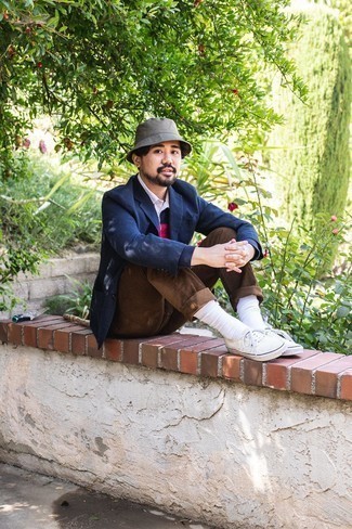 С чем носить серую панаму мужчине