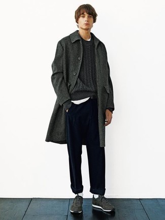 Какие кроссовки носить с серым вязаным свитером мужчине