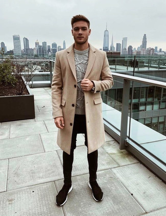 Какие длинные пальто носить с серым вязаным свитером