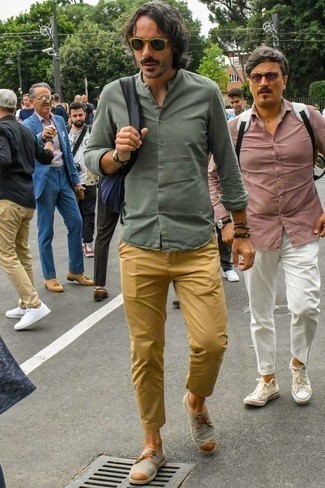 С чем носить серые туфли дерби из плотной ткани