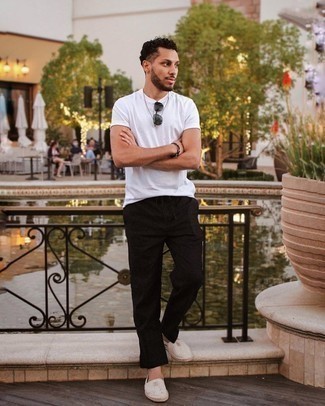 С чем носить серые эспадрильи из плотной ткани мужчине