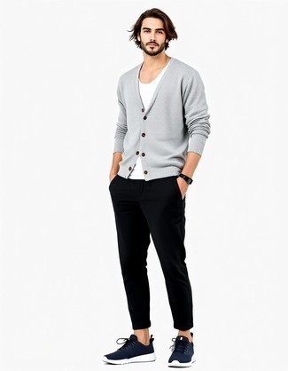Как носить серый кардиган с черными брюками чинос