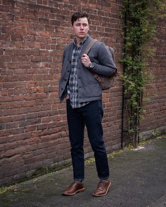 Как носить серый кардиган с синими джинсами мужчине