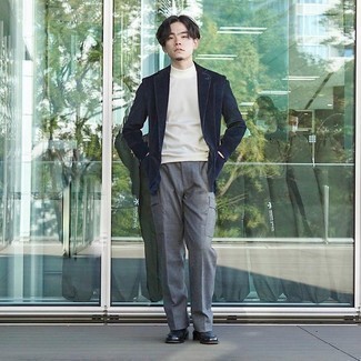 Какие пиджаки носить с серыми брюками карго