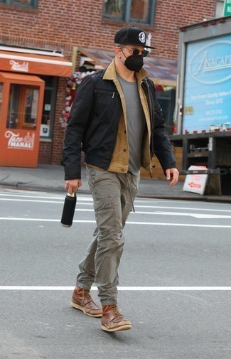 Какие джинсовые куртки носить с серыми брюками карго