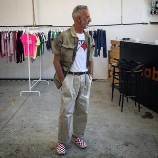 С чем носить серые брюки карго